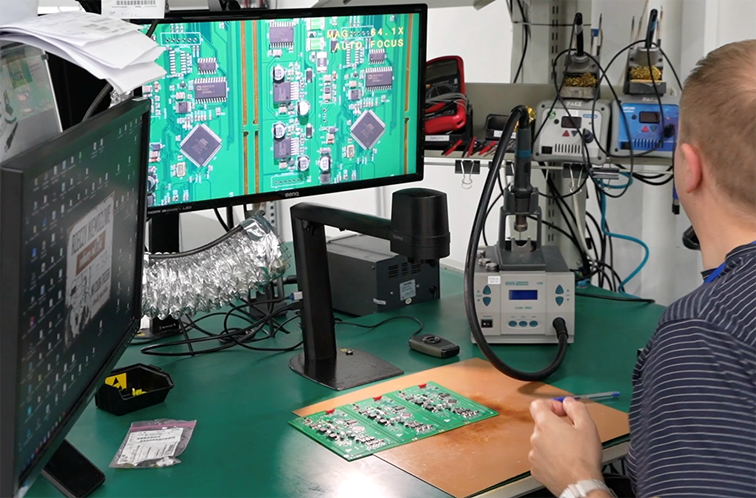 PCBA inspection and correction station - Printor . Photo by Agnieszka Kubasik.